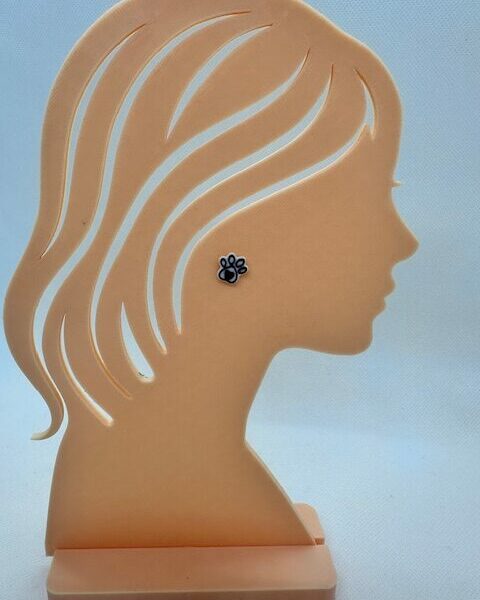 Boucles d’oreilles clous “Patte de chien”